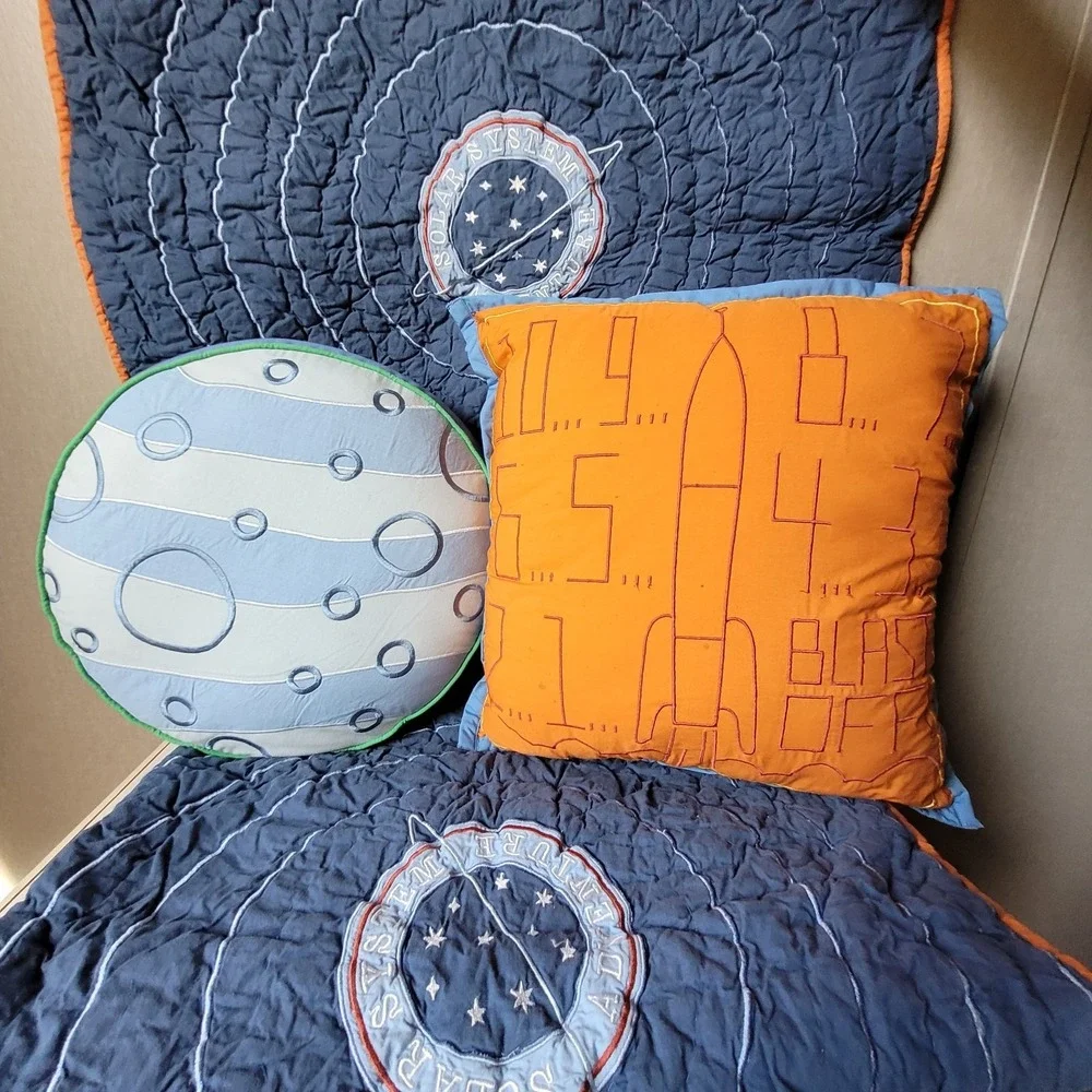 Crate & Kids Solar System Adventure Bedding Set 2 Shams/ 2 Themed Pillows Space